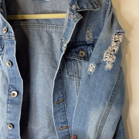 Distressed Denim jacket women’s size Med - Picture 9 of 13